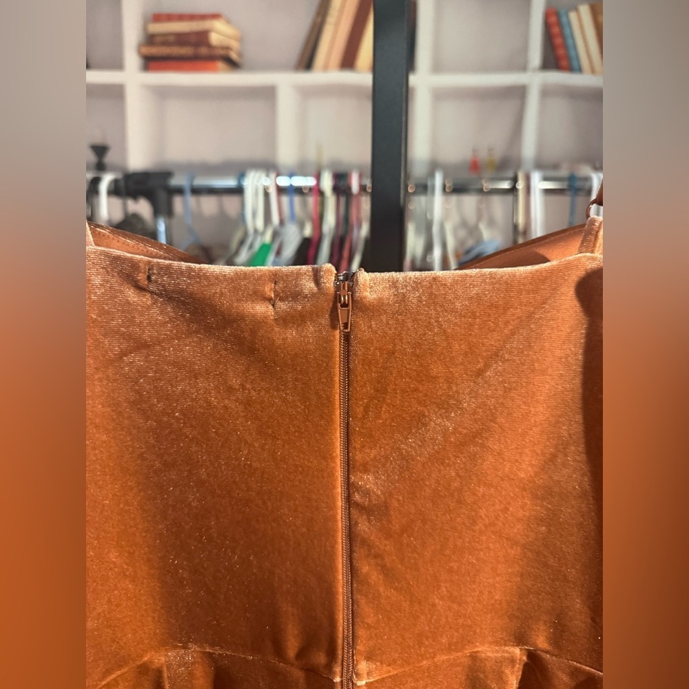Trixxi Velvet Mini Dress in copper - Picture 11 of 13